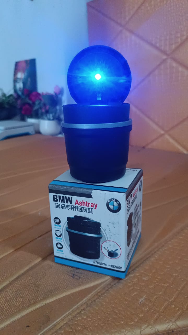 Portable Car Ashtray with Lid and Blue LED Light (1 Pc / With Color Box) Portable Car Ashtray with Lid and Blue LED Light (1 Pc / With Color Box)